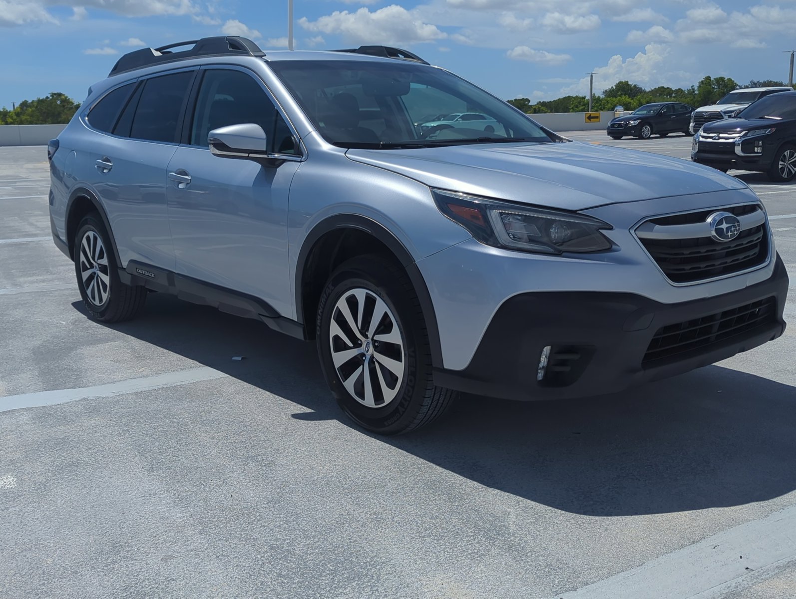 2022 Subaru Outback Premium photo 3