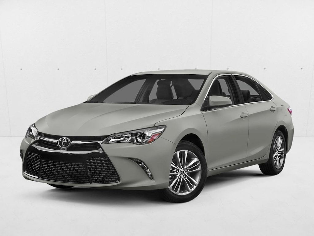 Used 2015 Toyota Camry LE Sedan