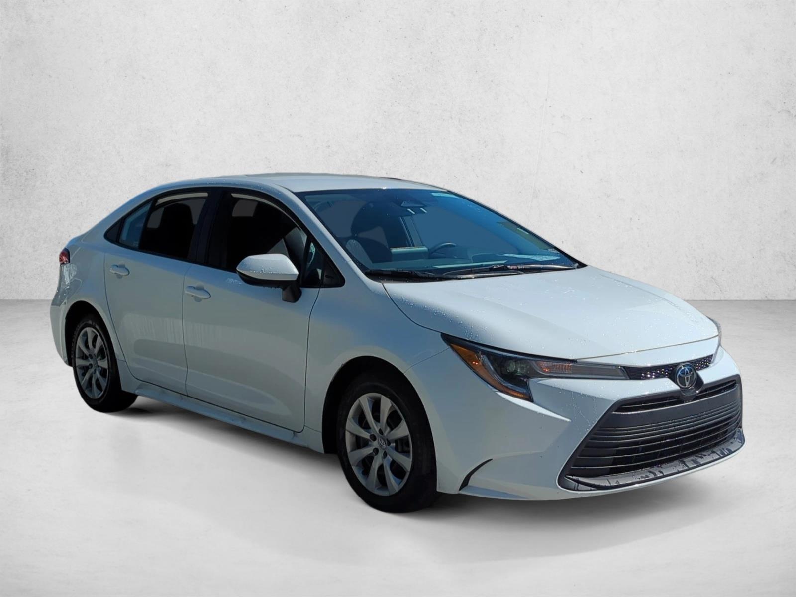 2025 Toyota Corolla LE photo 3