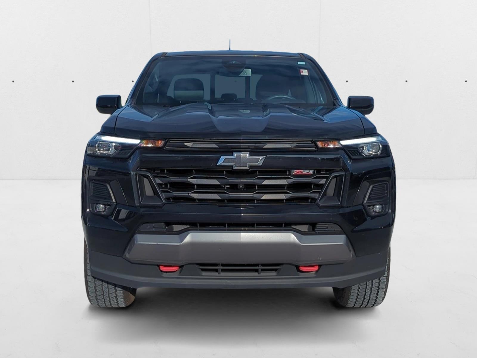 2023 Chevrolet Colorado Z71 photo 2