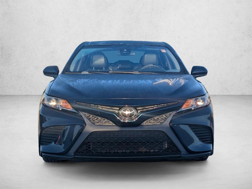 Used 2019 Toyota Camry SE Sedan