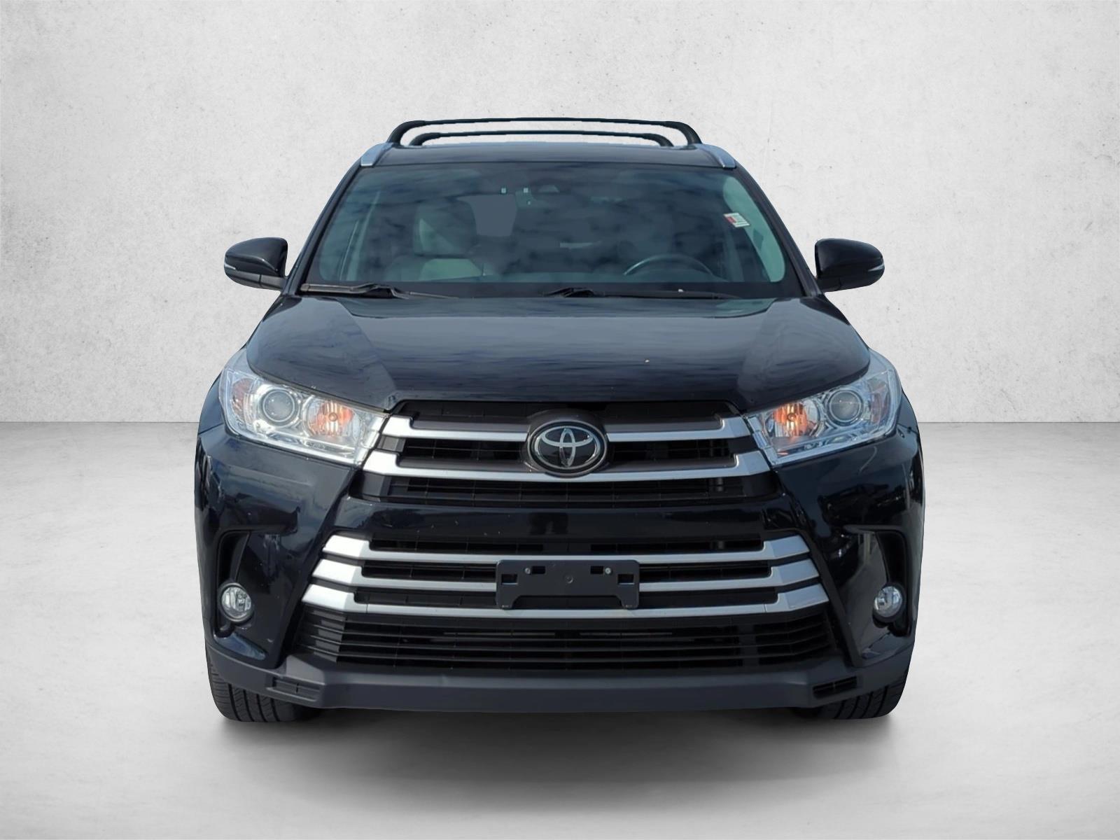 2019 Toyota Highlander XLE photo 2