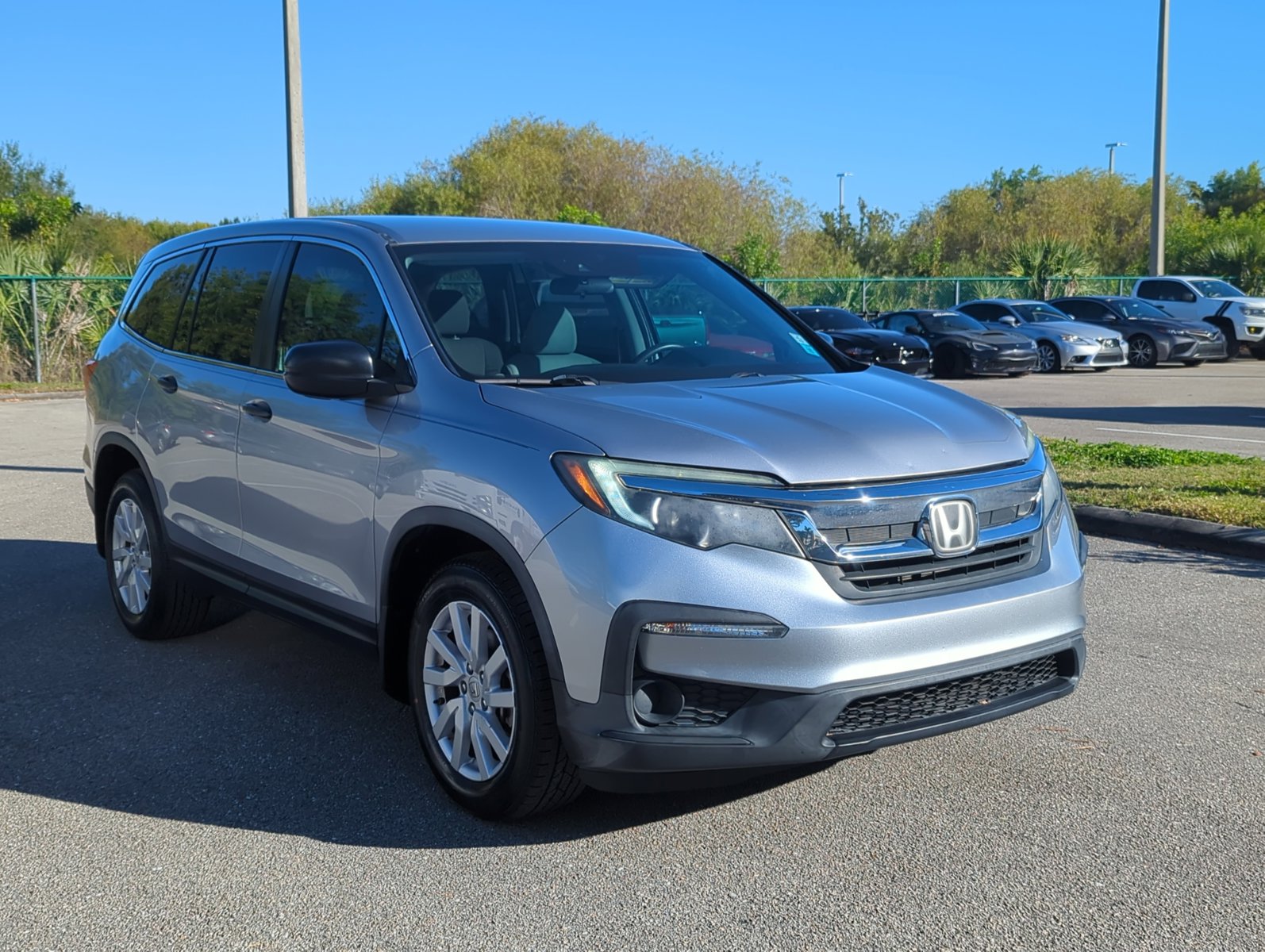 2019 Honda Pilot LX photo 3