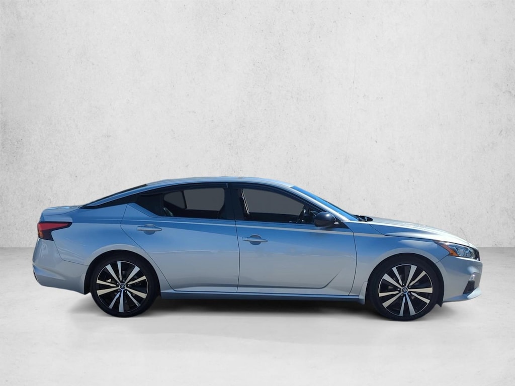 Used 2022 Nissan Altima 2.5 SR Sedan