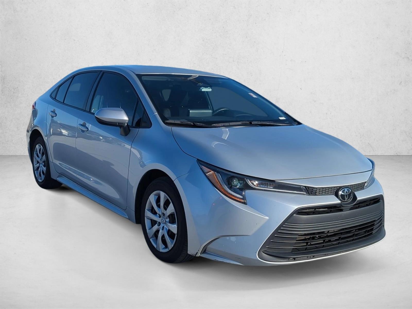 2023 Toyota Corolla LE photo 3
