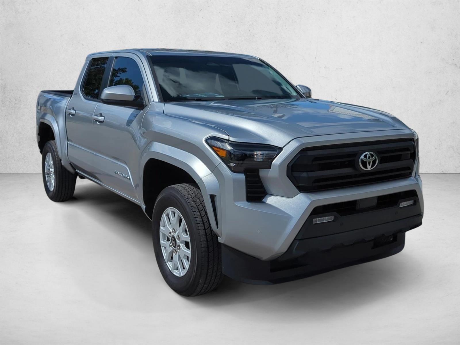 2024 Toyota Tacoma SR5 Double Cab photo 3