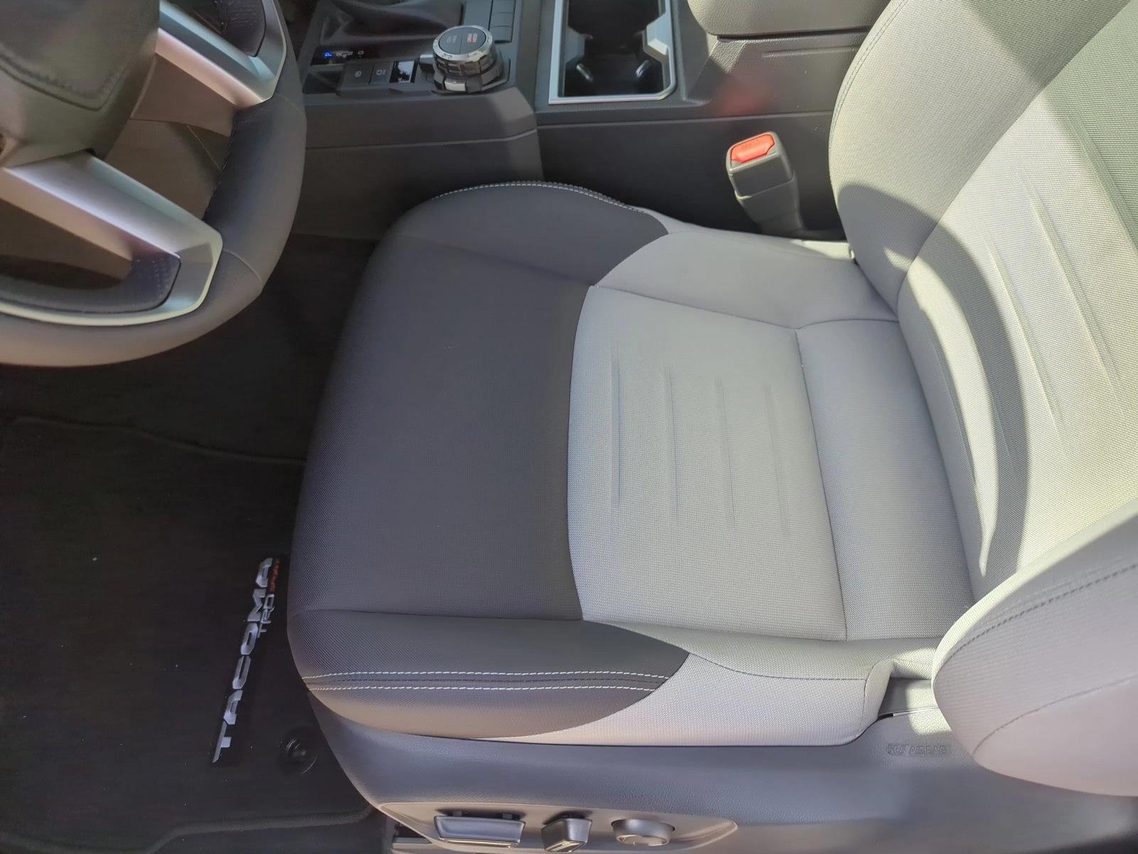 2025 Toyota Tacoma TRD Sport - Photo 4