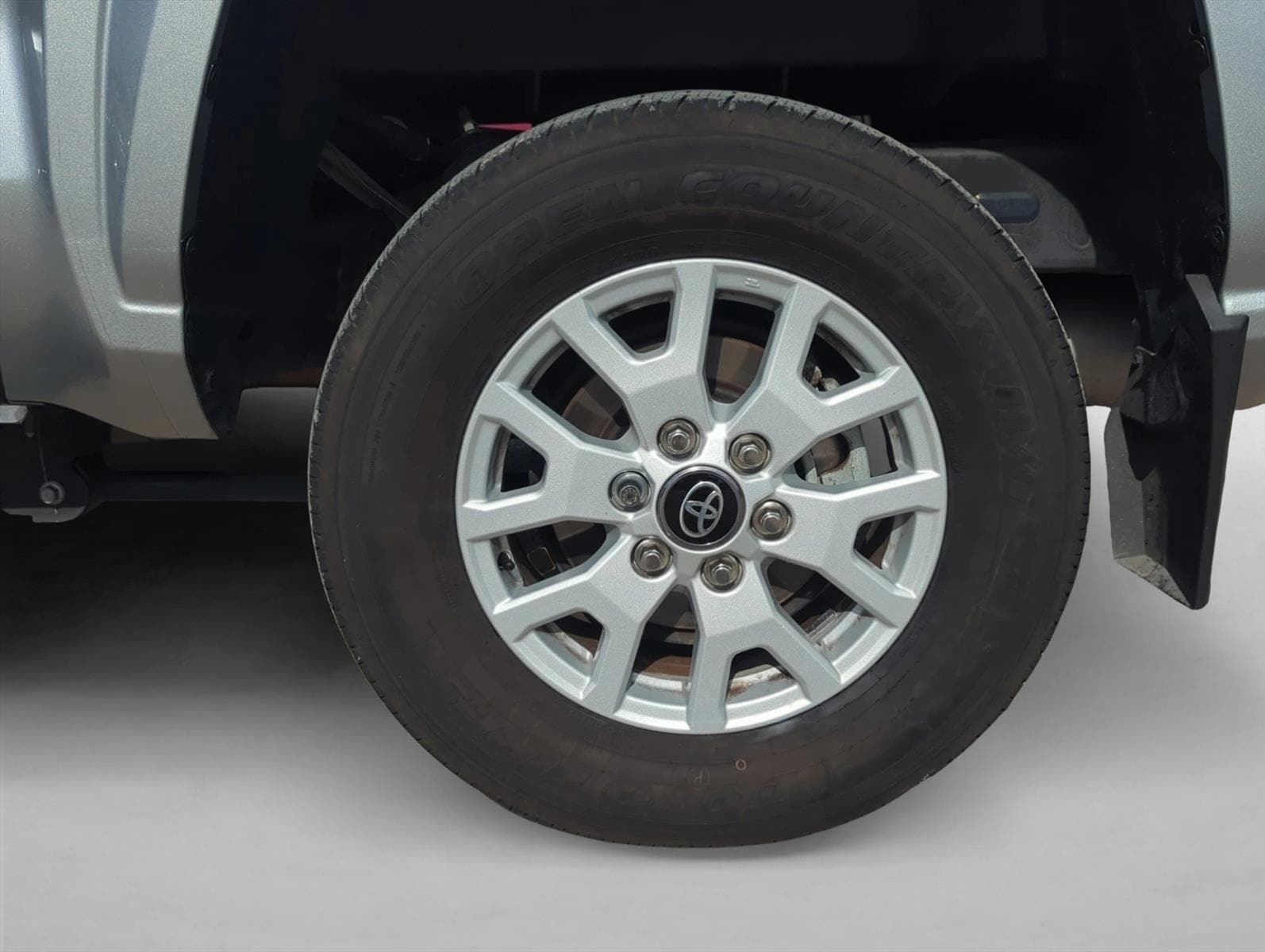 2024 Toyota Tacoma SR5 - Photo 9