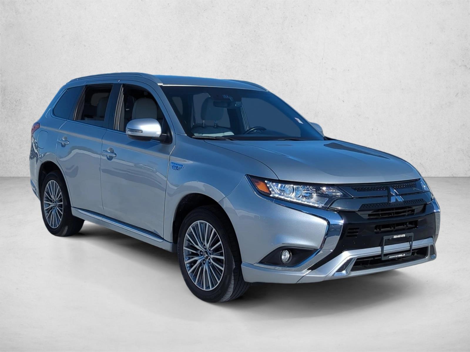 2022 Mitsubishi Outlander PHEV SEL photo 3