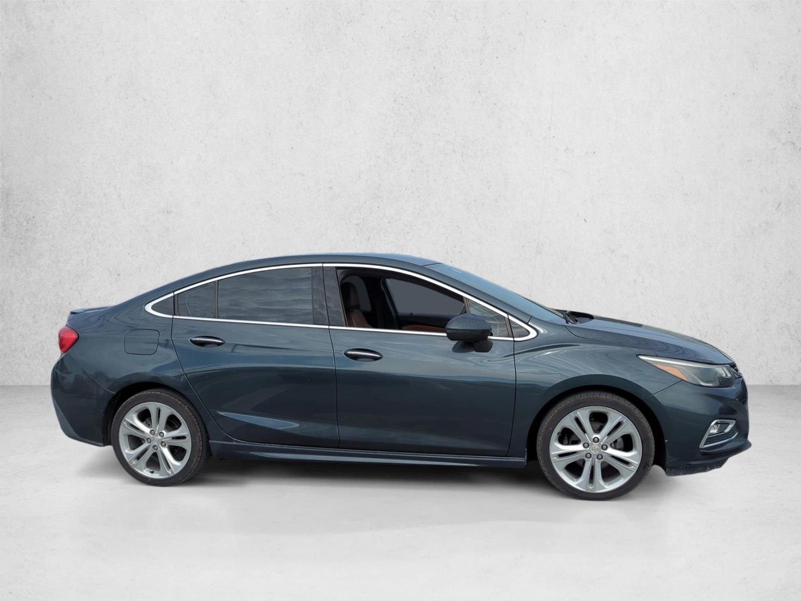 2017 Chevrolet Cruze Premier photo 4