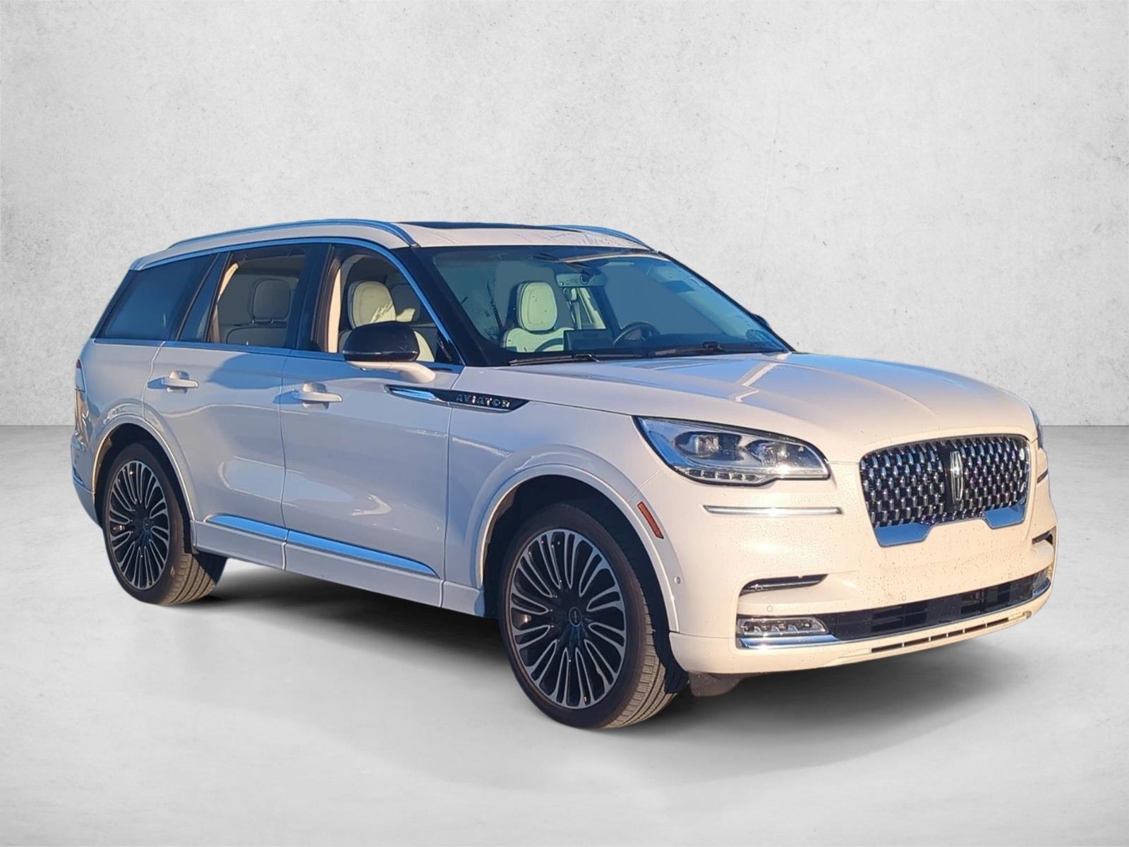 2024 Lincoln Aviator Black Label photo 3