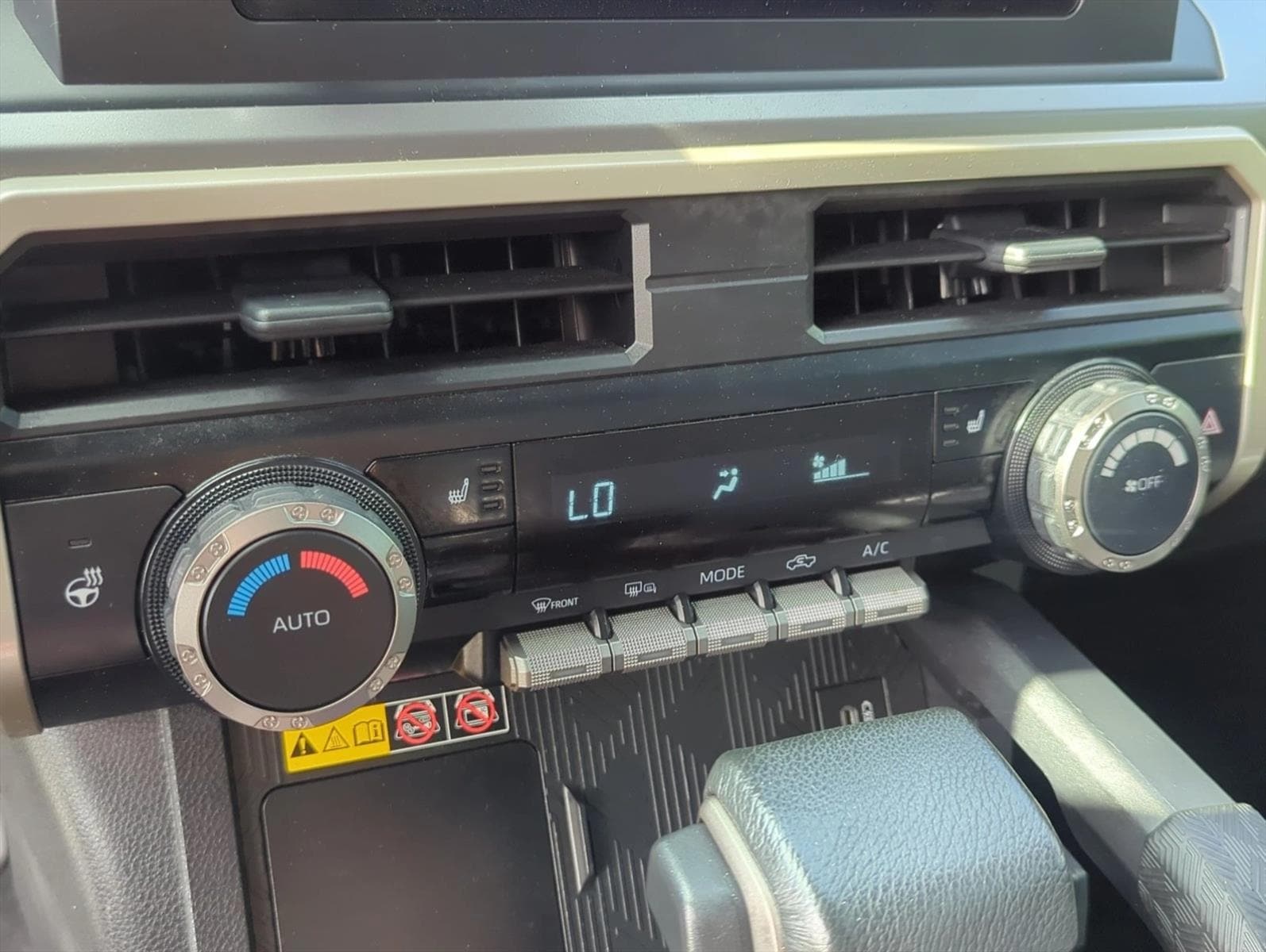 2024 Toyota Tacoma SR5 - Photo 20
