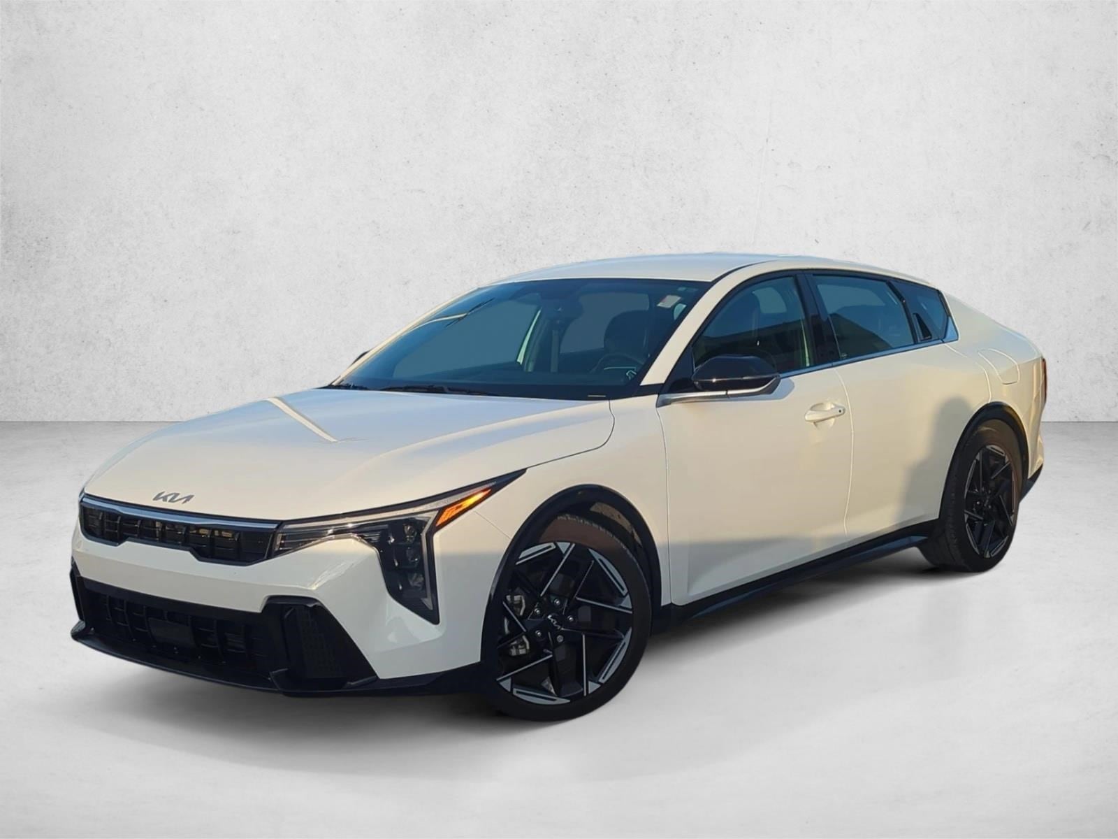 2025 Kia K4 GT-Line AT's photo