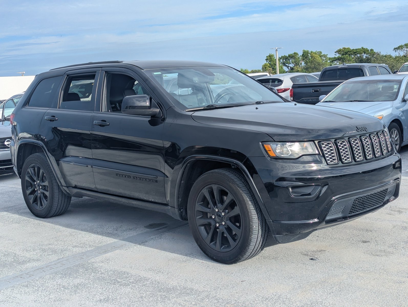 2018 Jeep Grand Cherokee Altitude photo 2