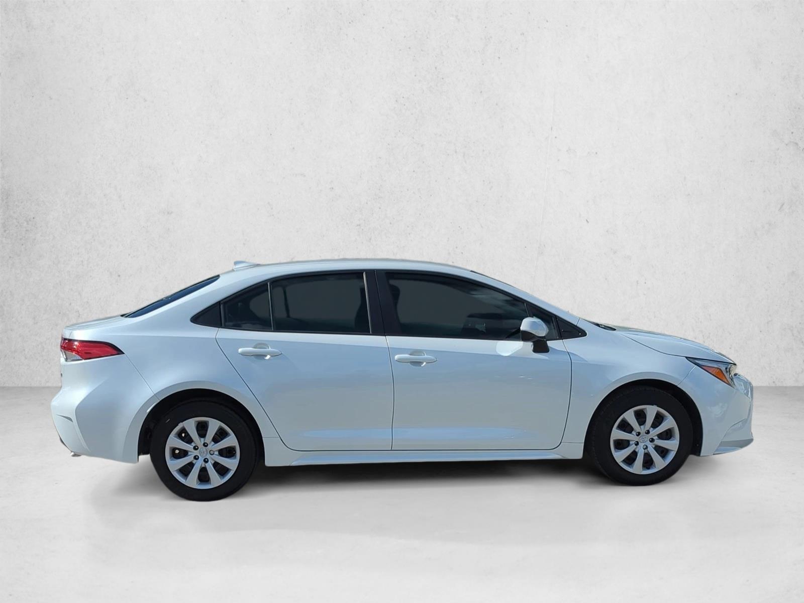 2024 Toyota Corolla Hybrid LE photo 4