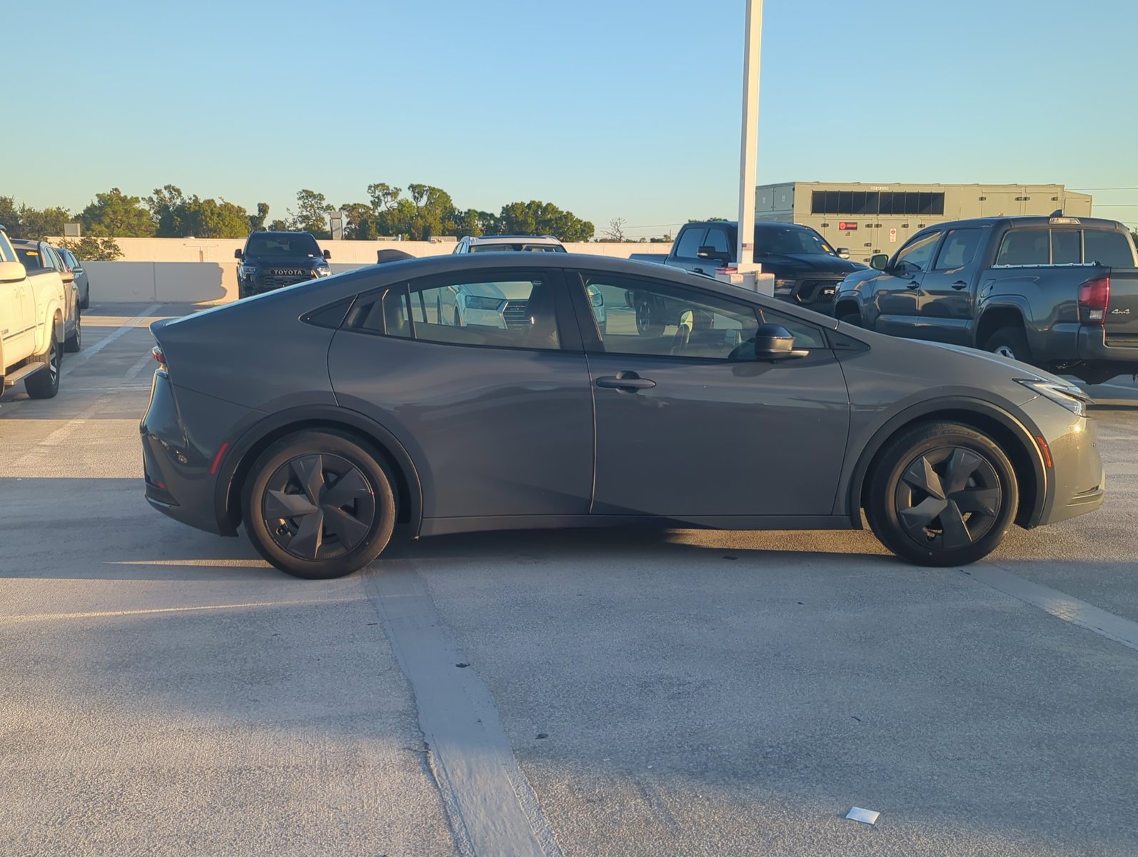 2024 Toyota Prius LE photo 4