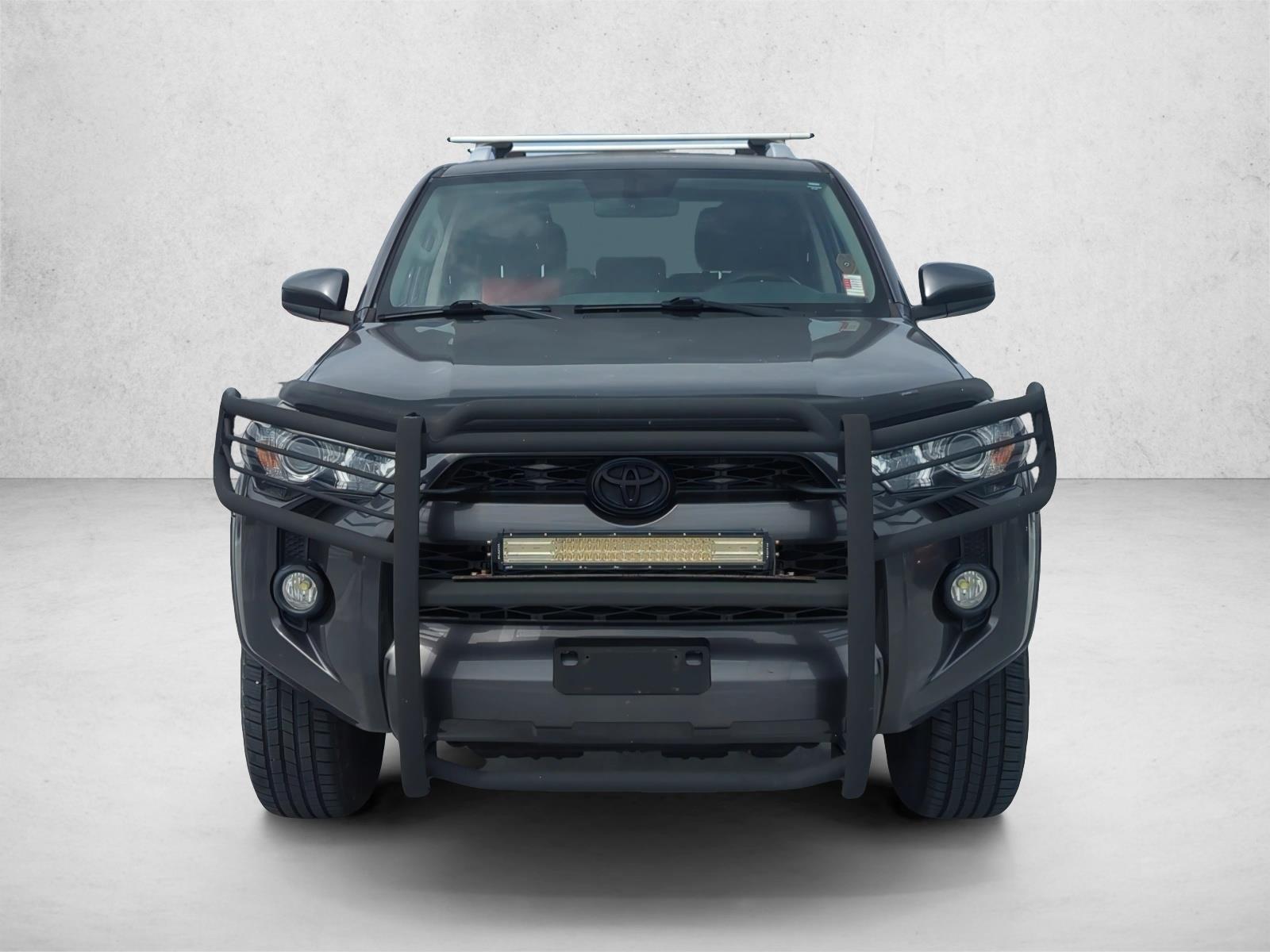 2018 Toyota 4Runner SR5 photo 3