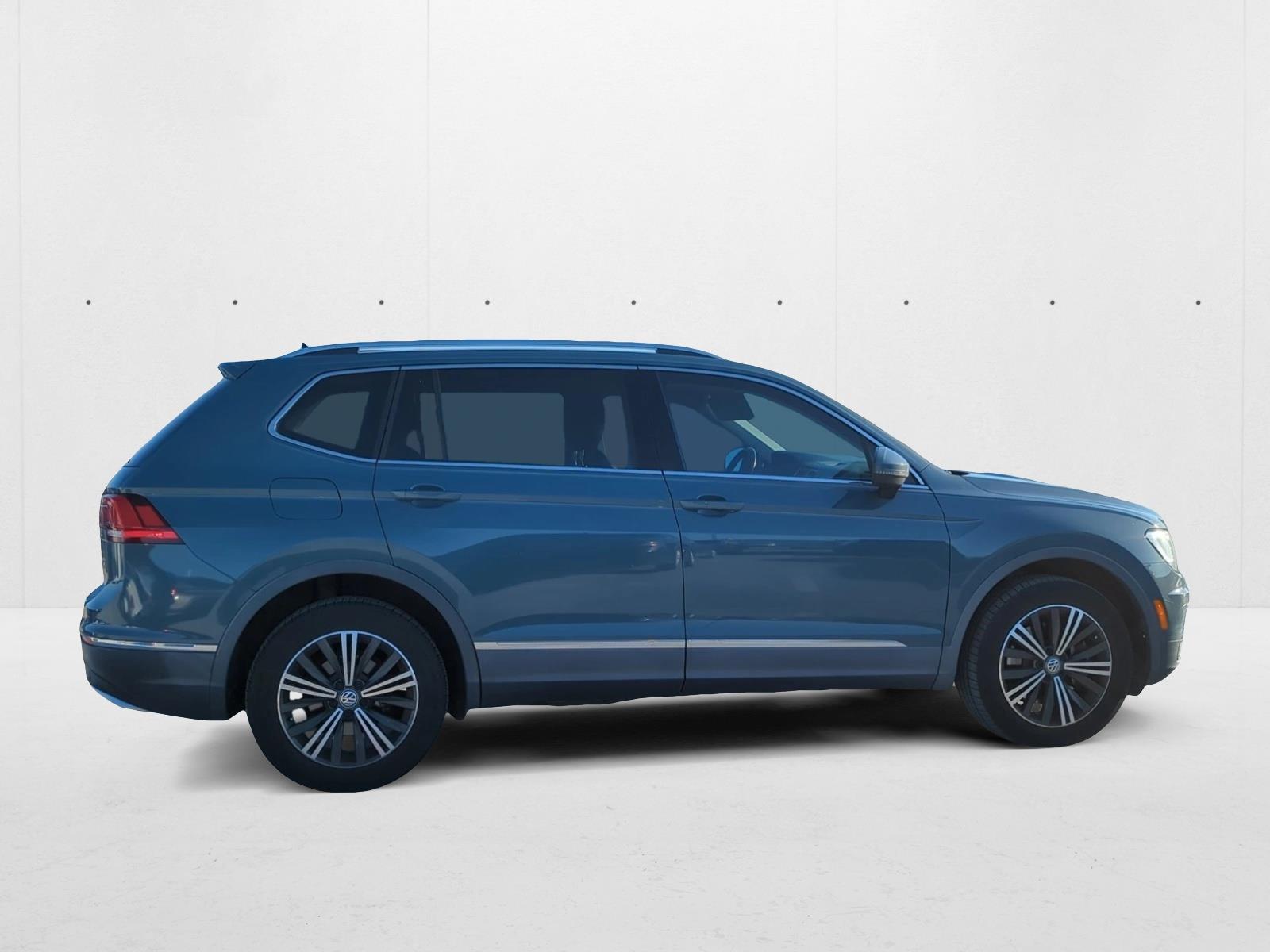 2019 Volkswagen Tiguan SEL photo 4