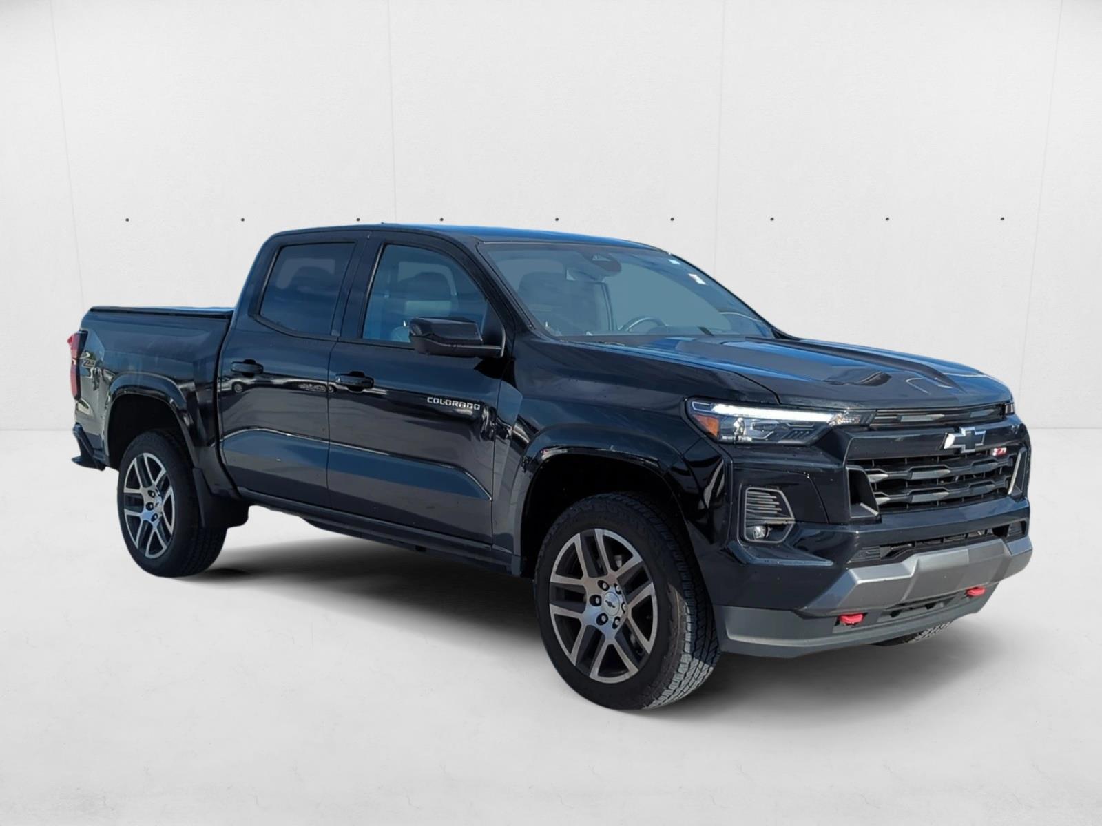 2023 Chevrolet Colorado Z71 photo 3