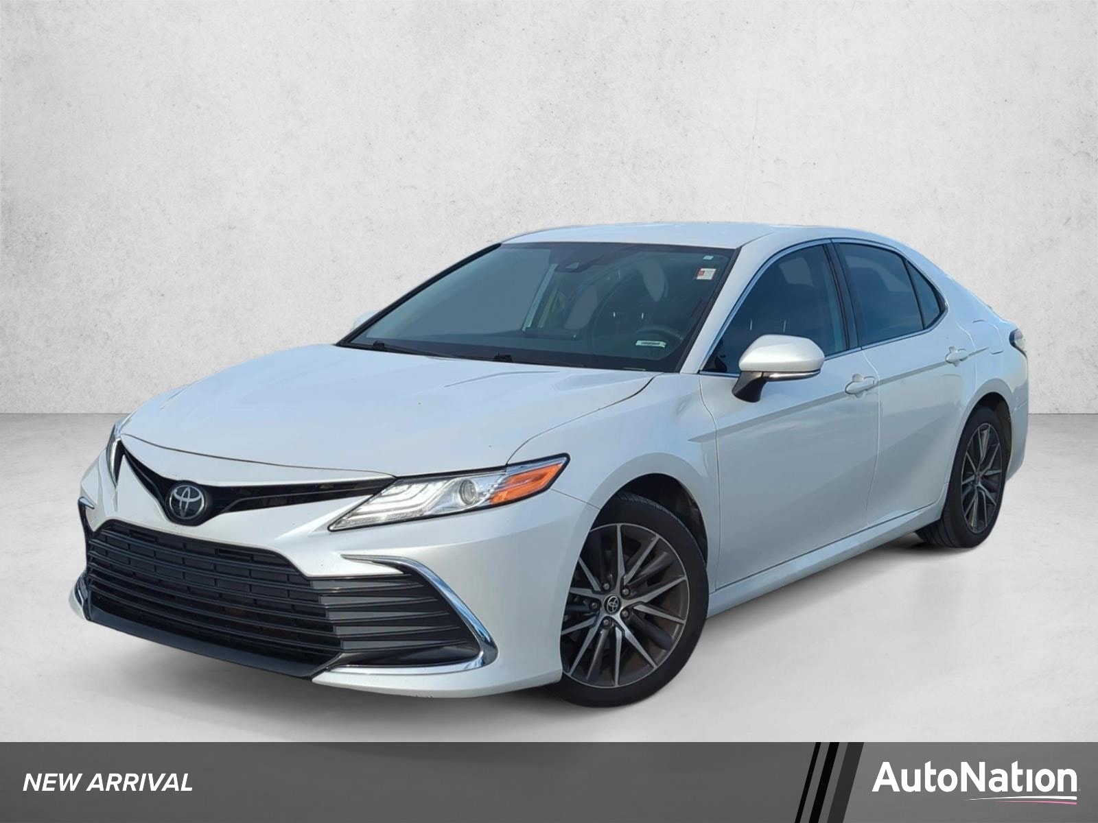 2023 Toyota Camry XLE's photo