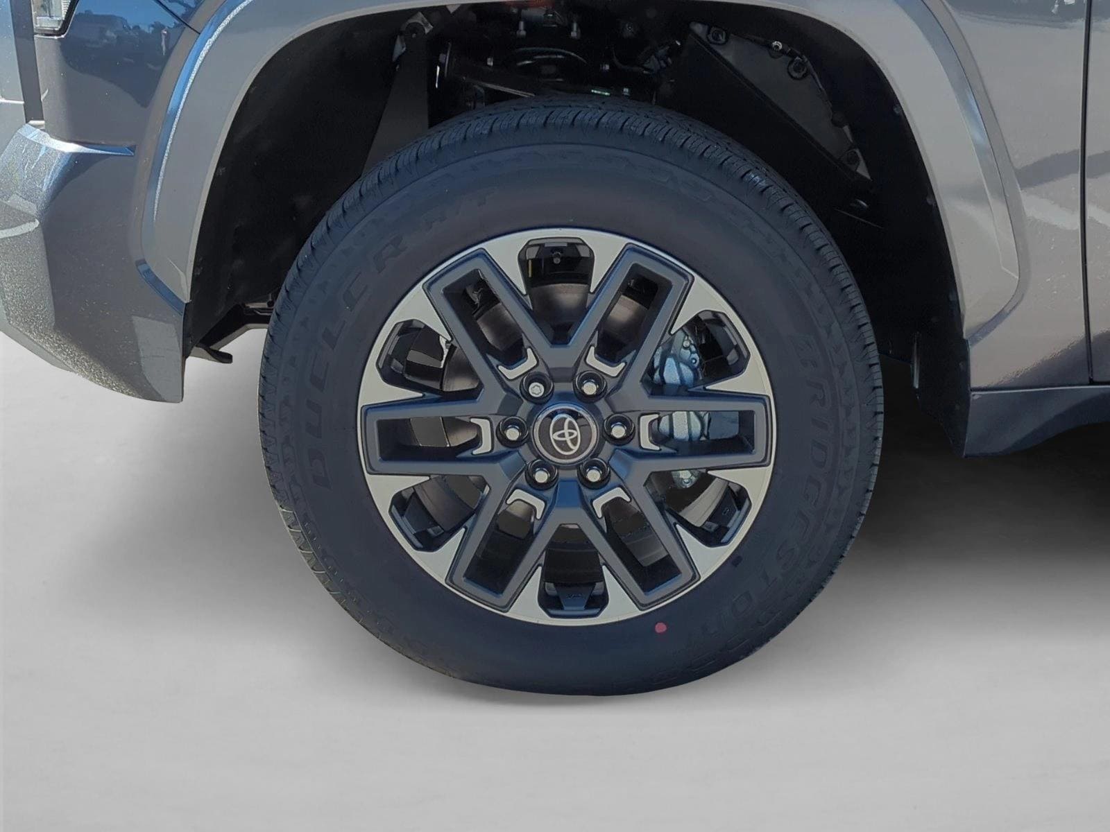 2025 Toyota Tundra Limited - Photo 10