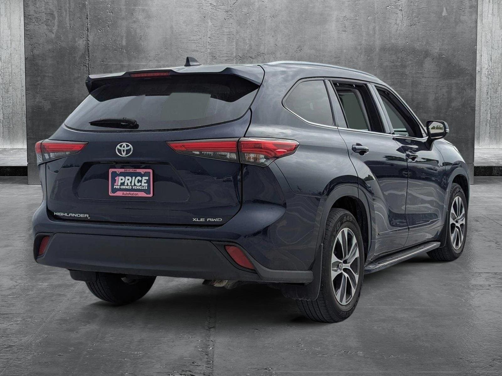 Certified 2021 Toyota Highlander XLE with VIN 5TDHZRBH0MS139256 for sale in Fort Myers, FL