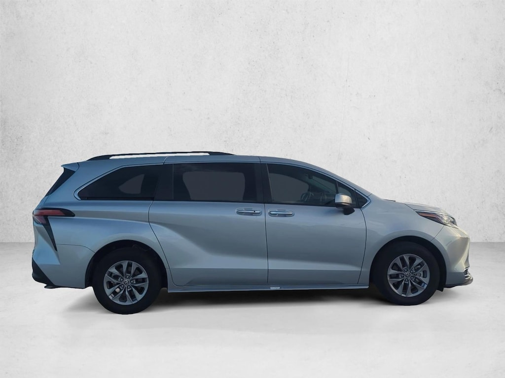 Certified 2022 Toyota Sienna XLE 8 Passenger Van Passenger Van