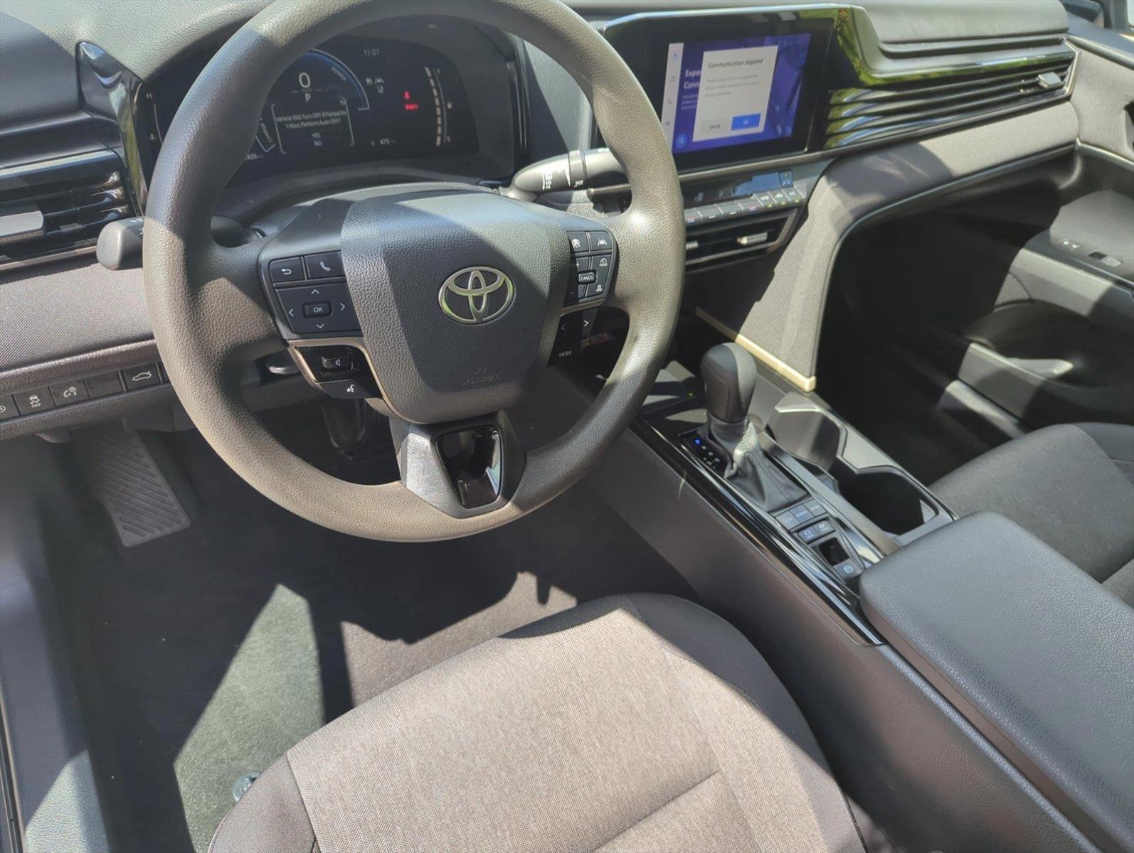 2025 Toyota Camry LE SE photo 3