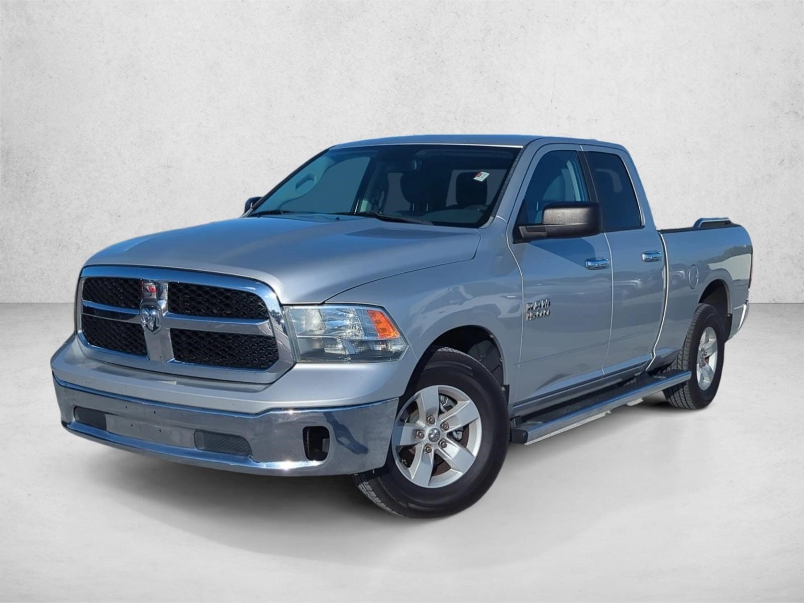 2016 RAM 1500 SLT Quad Cab 6'4's photo