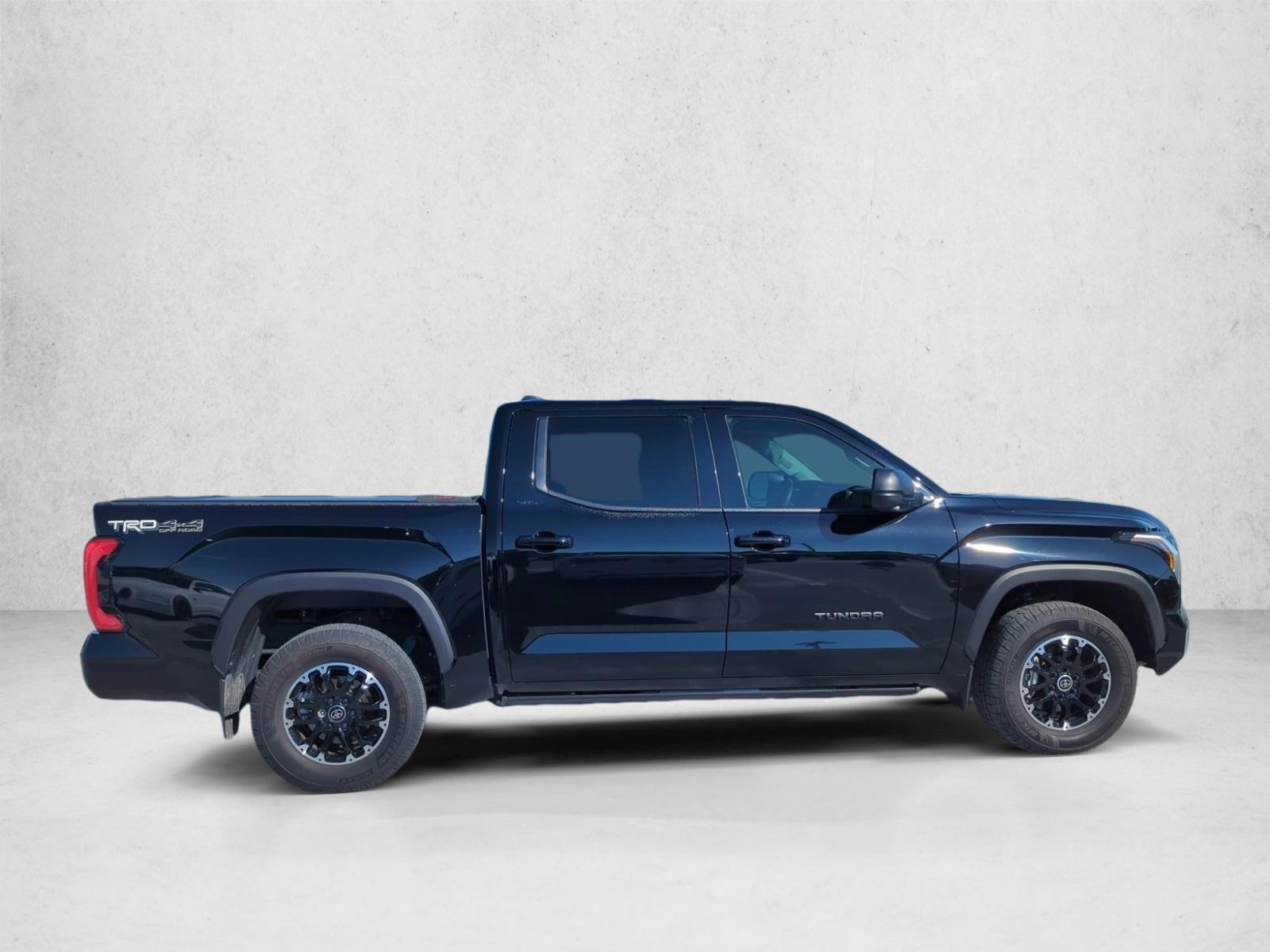2024 Toyota Tundra SR5 CrewMax photo 4