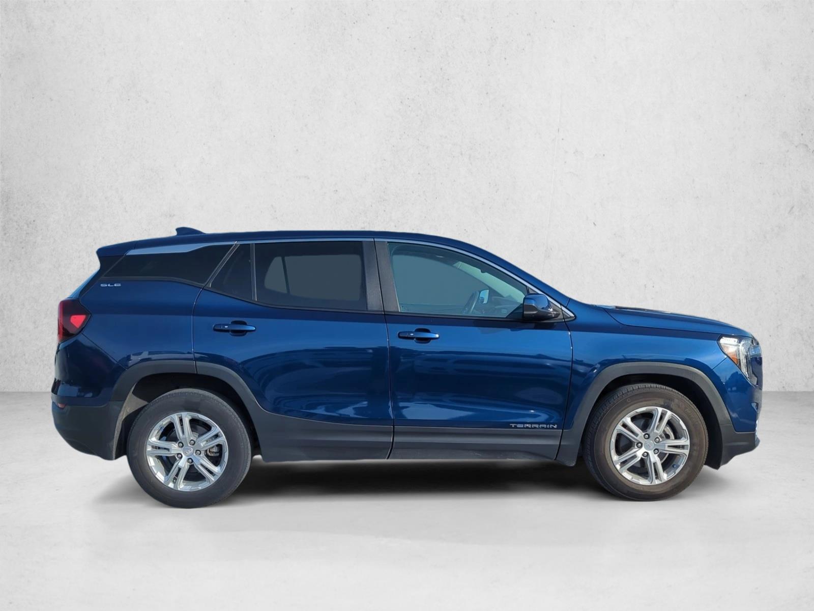 2022 Gmc Terrain SLE photo 3