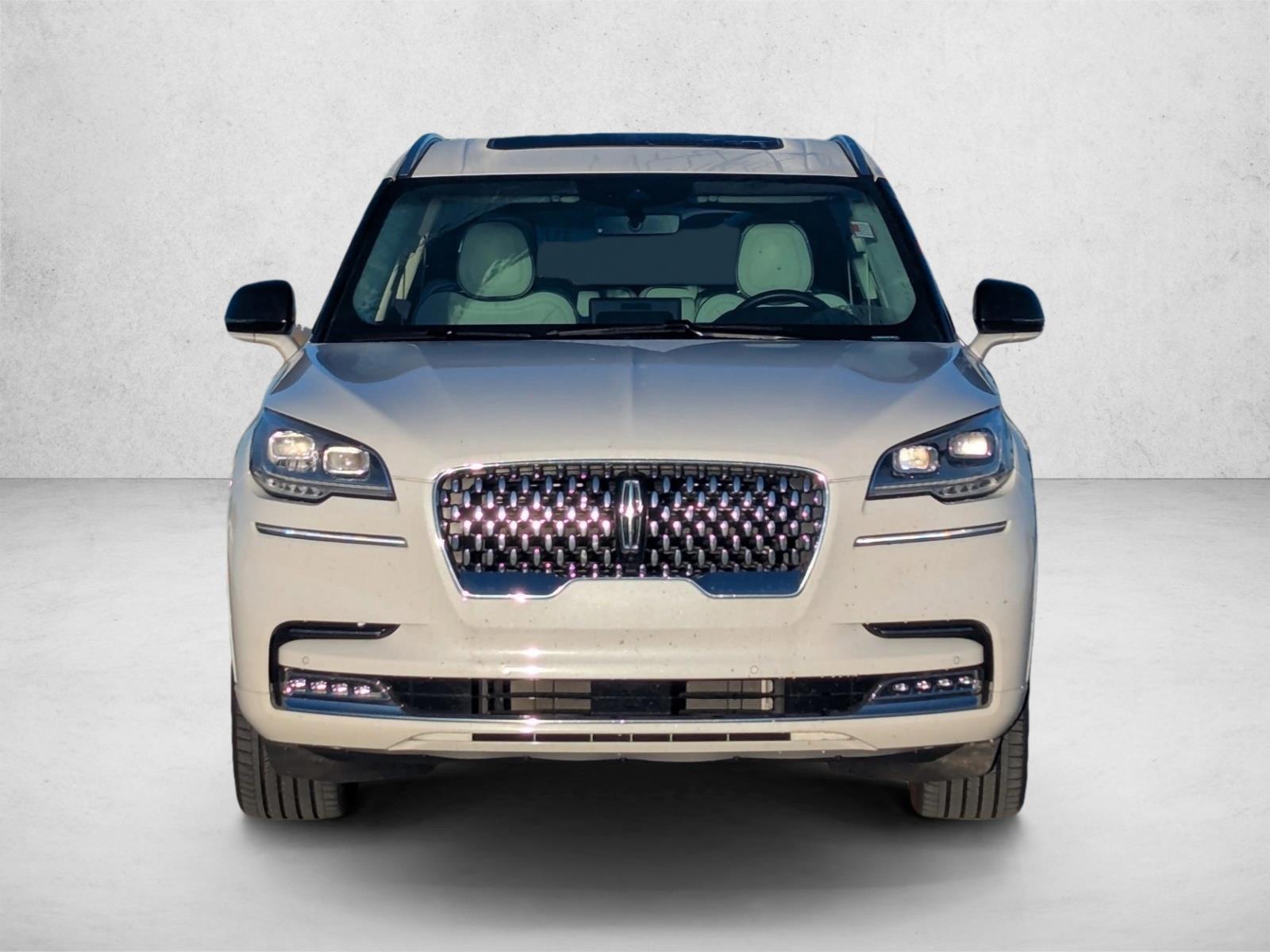 2024 Lincoln Aviator Black Label photo 2