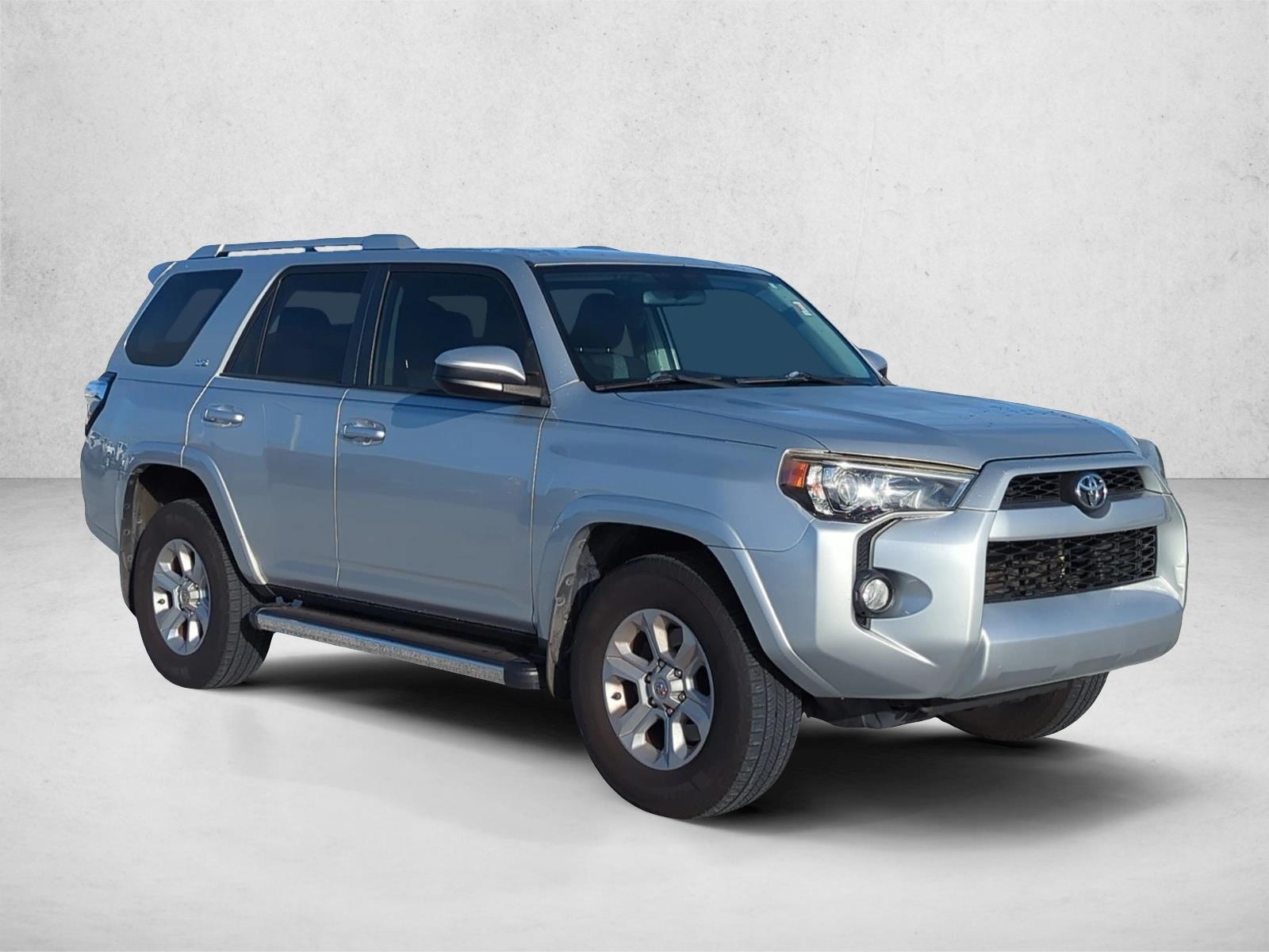 2018 Toyota 4Runner SR5 photo 3
