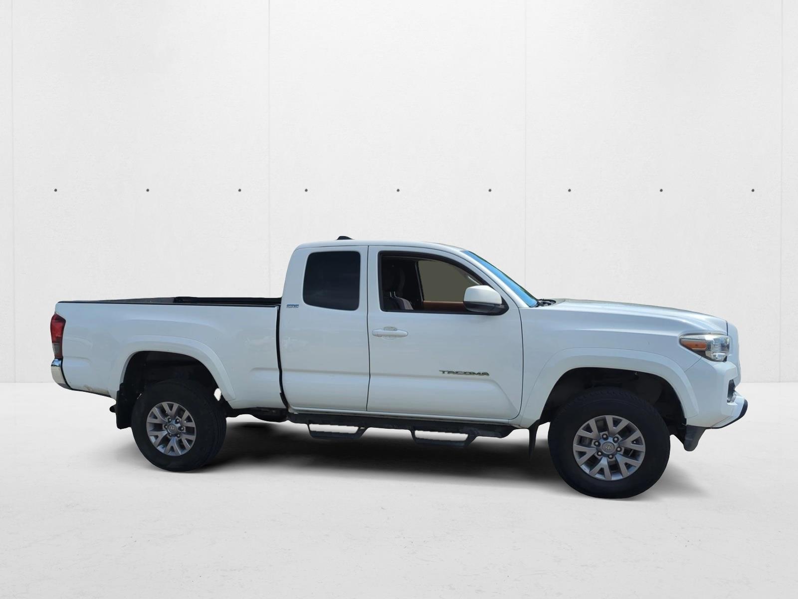 2018 Toyota Tacoma SR5 V6 photo 4