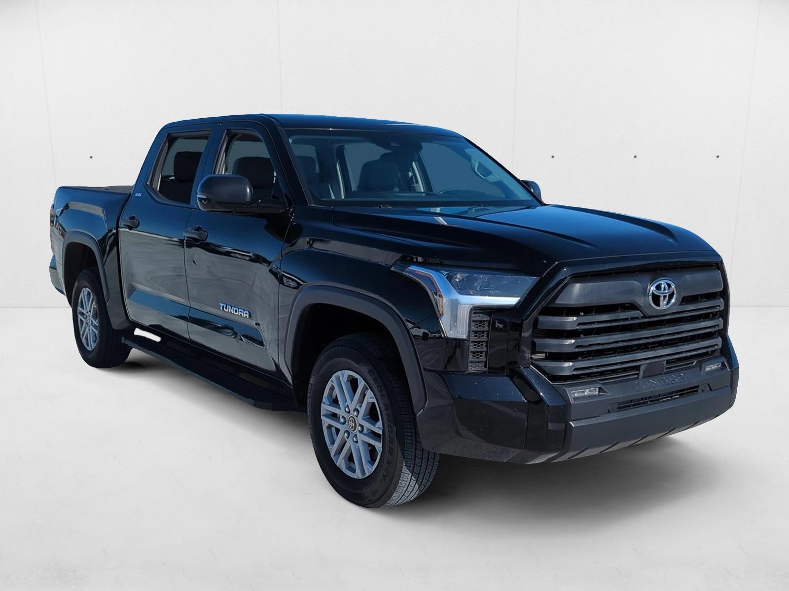 2024 Toyota Tundra SR5 CrewMax photo 3