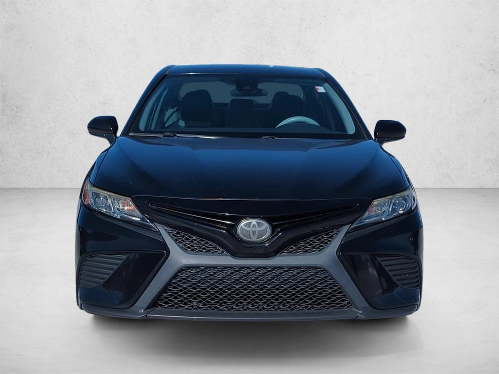 Used 2019 Toyota Camry SE Sedan