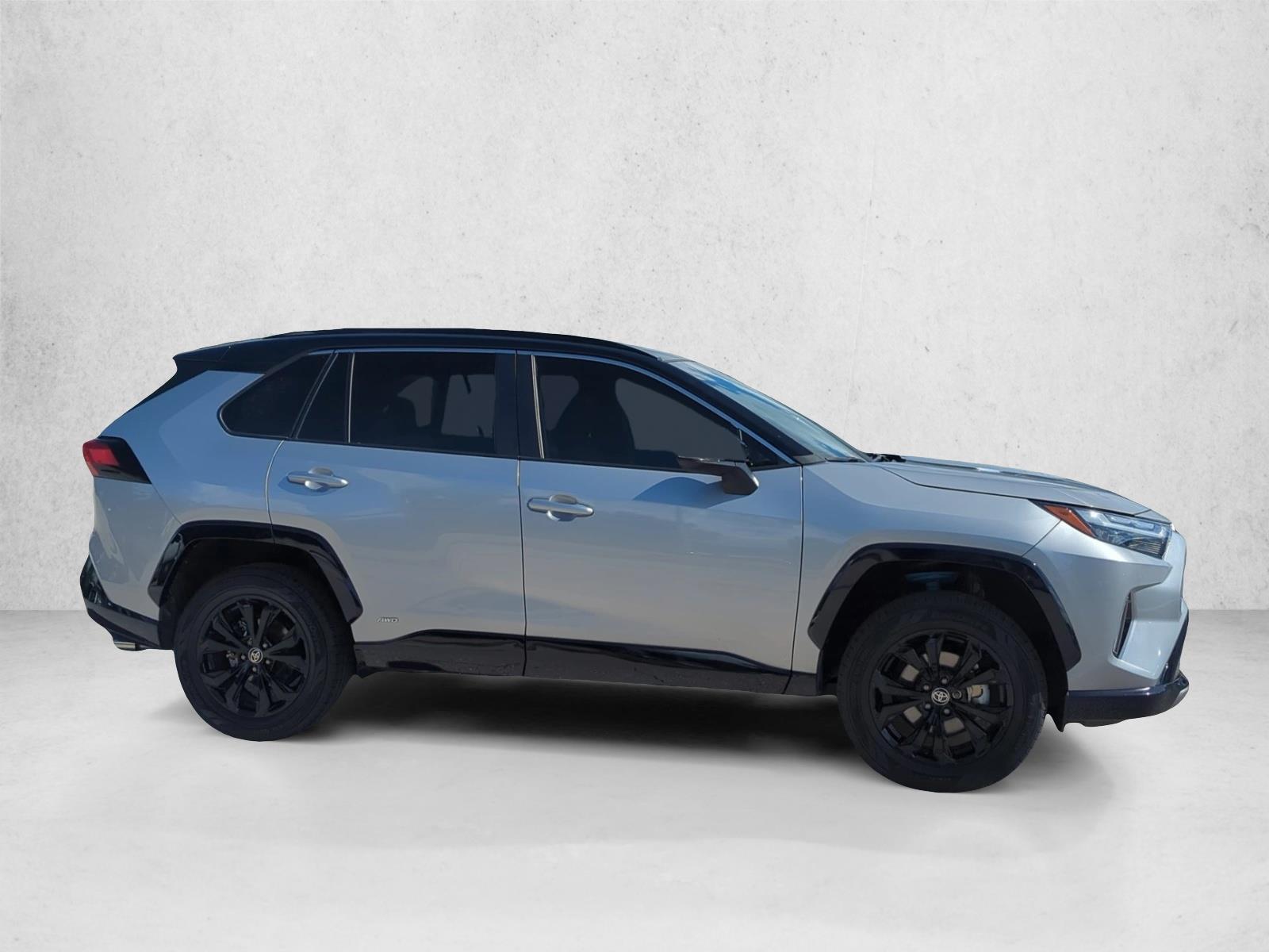 2023 Toyota RAV4 Hybrid XSE photo 2