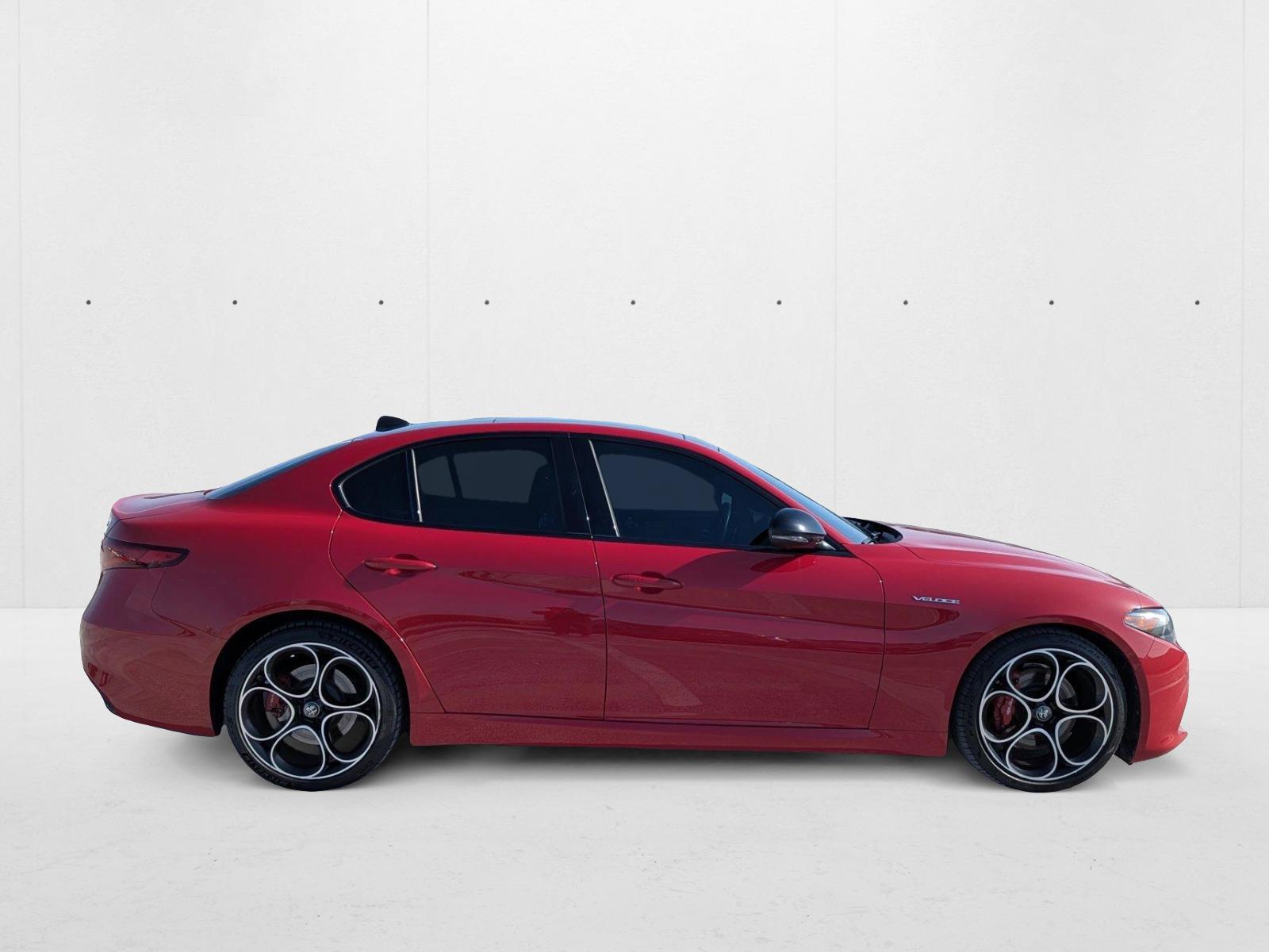 2023 Alfa Romeo Giulia Ti photo 4