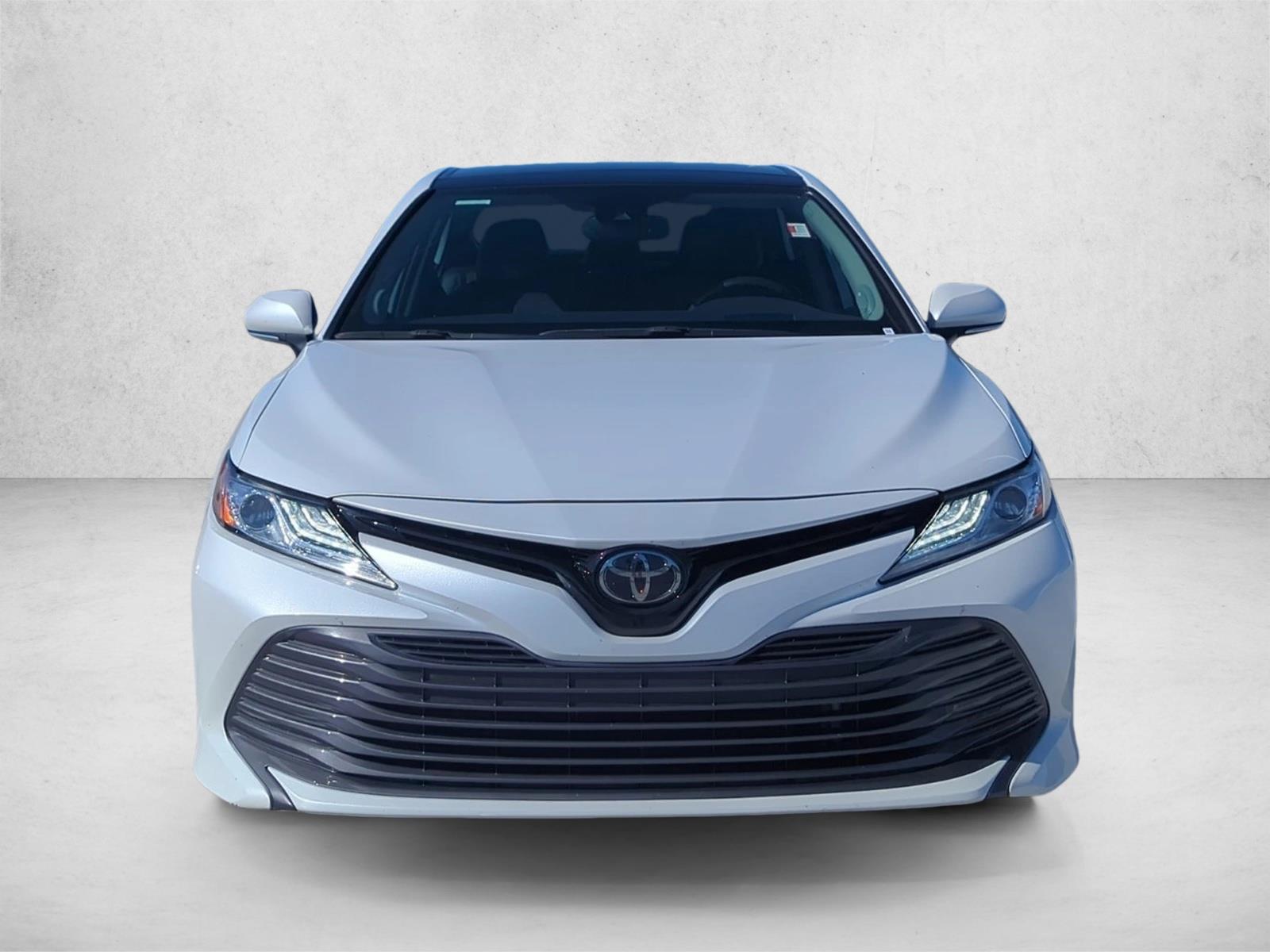 2019 Toyota Camry XLE V6 photo 2