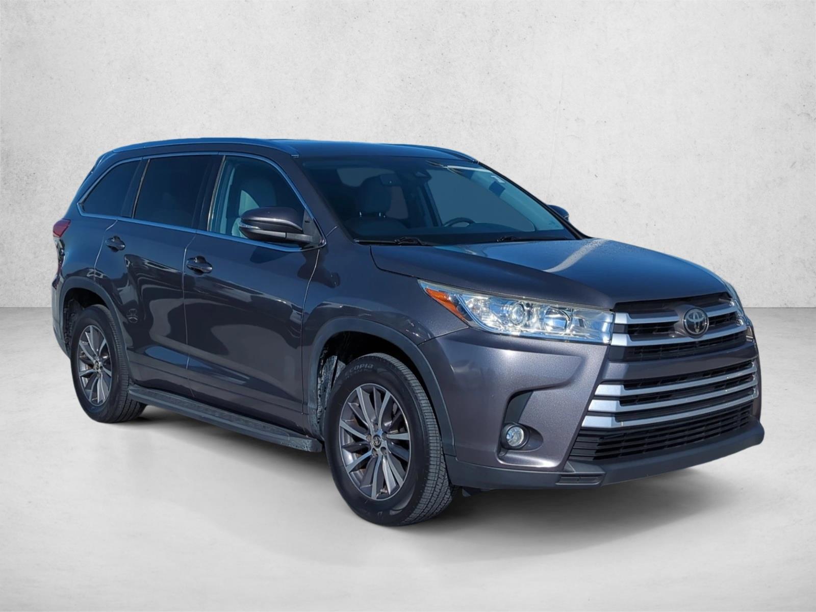 2018 Toyota Highlander XLE photo 3