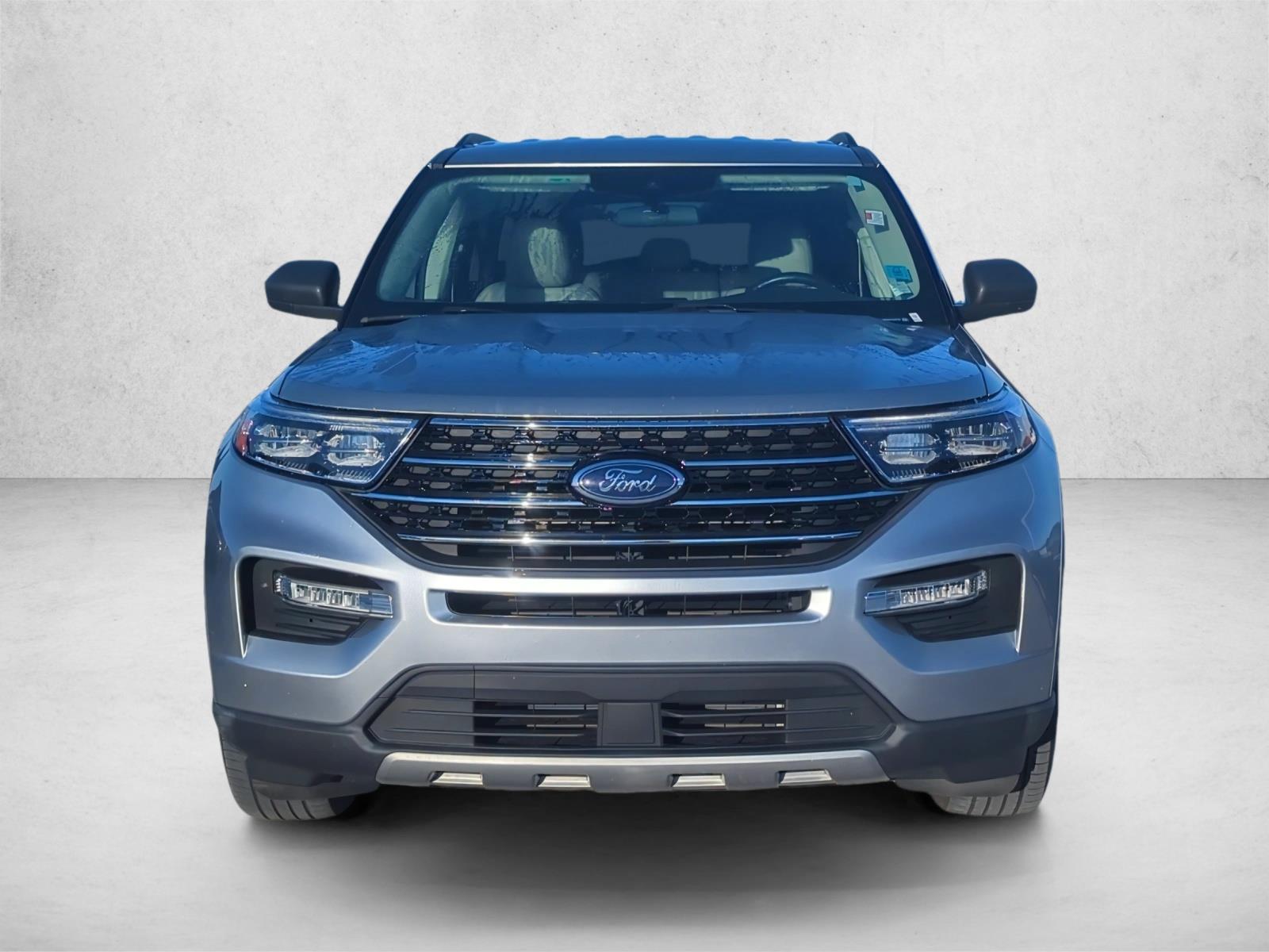 2020 Ford Explorer XLT photo 2