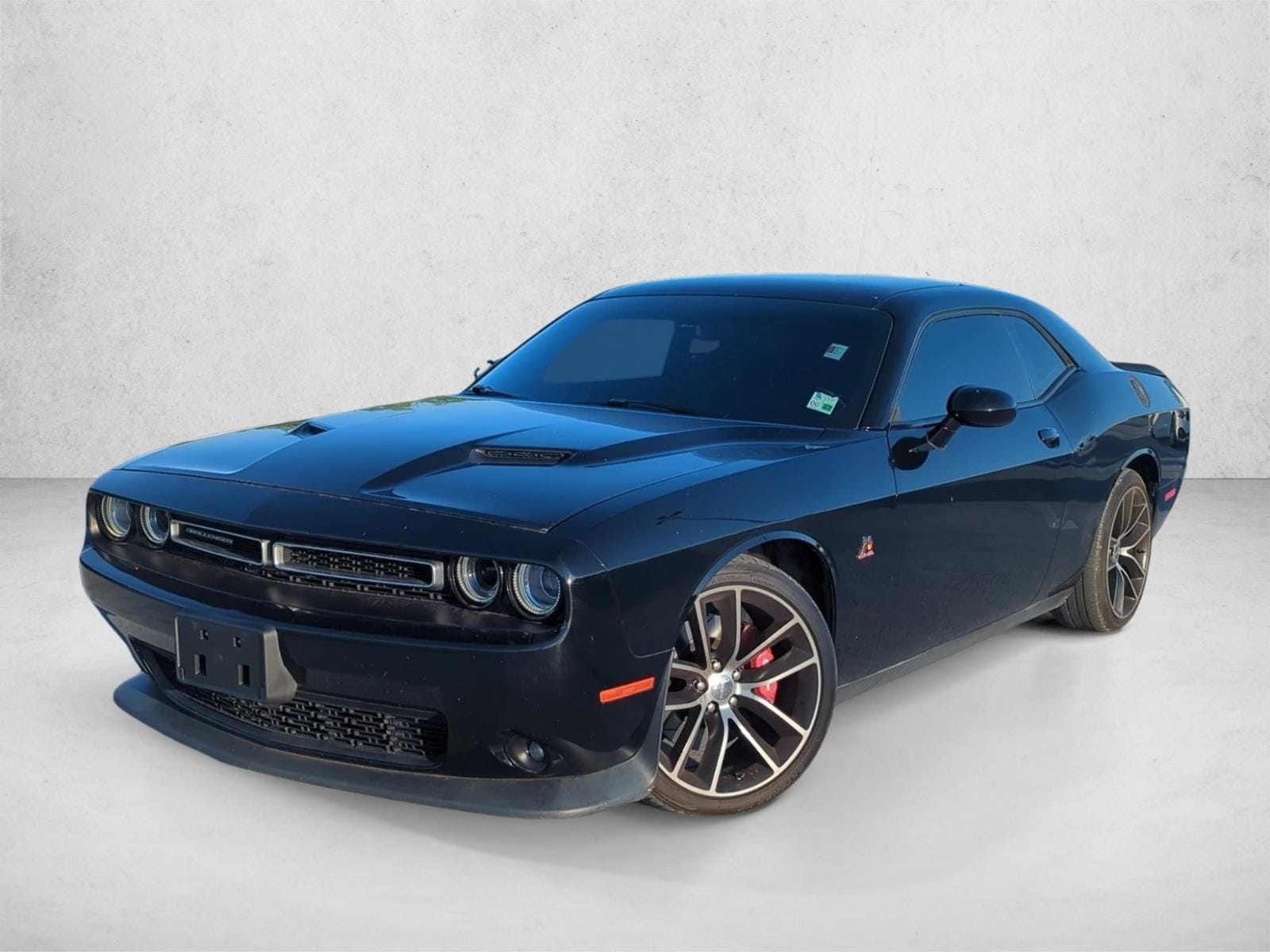 2016 Dodge Challenger Scat Pack's photo