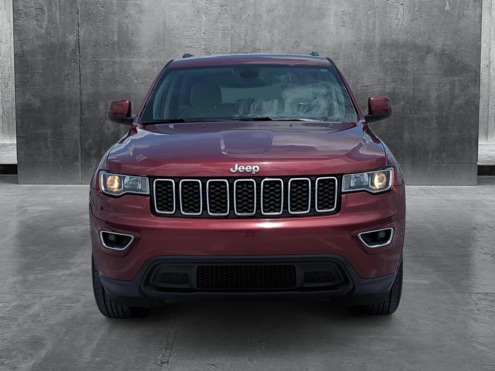 Used 2018 Jeep Grand Cherokee Laredo E with VIN 1C4RJEAG7JC301037 for sale in Fort Myers, FL