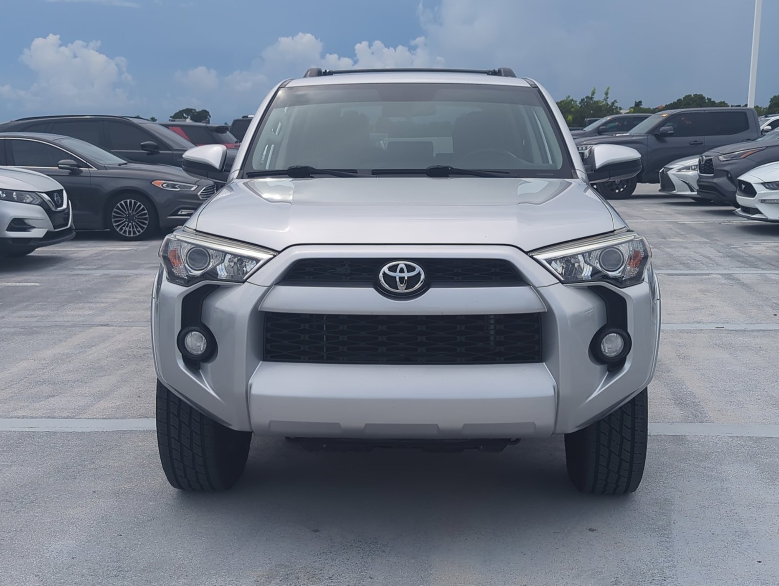 2019 Toyota 4Runner SR5 2WD photo 2