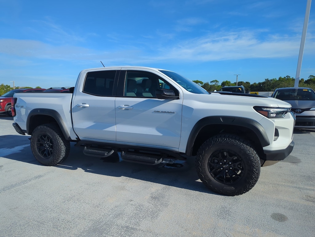 Used 2025 Chevrolet Colorado ZR2 Truck Crew Cab