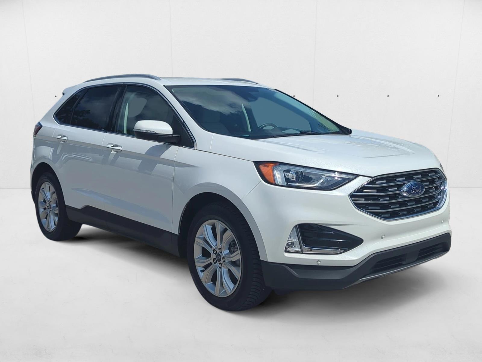 2020 Ford Edge Titanium photo 3