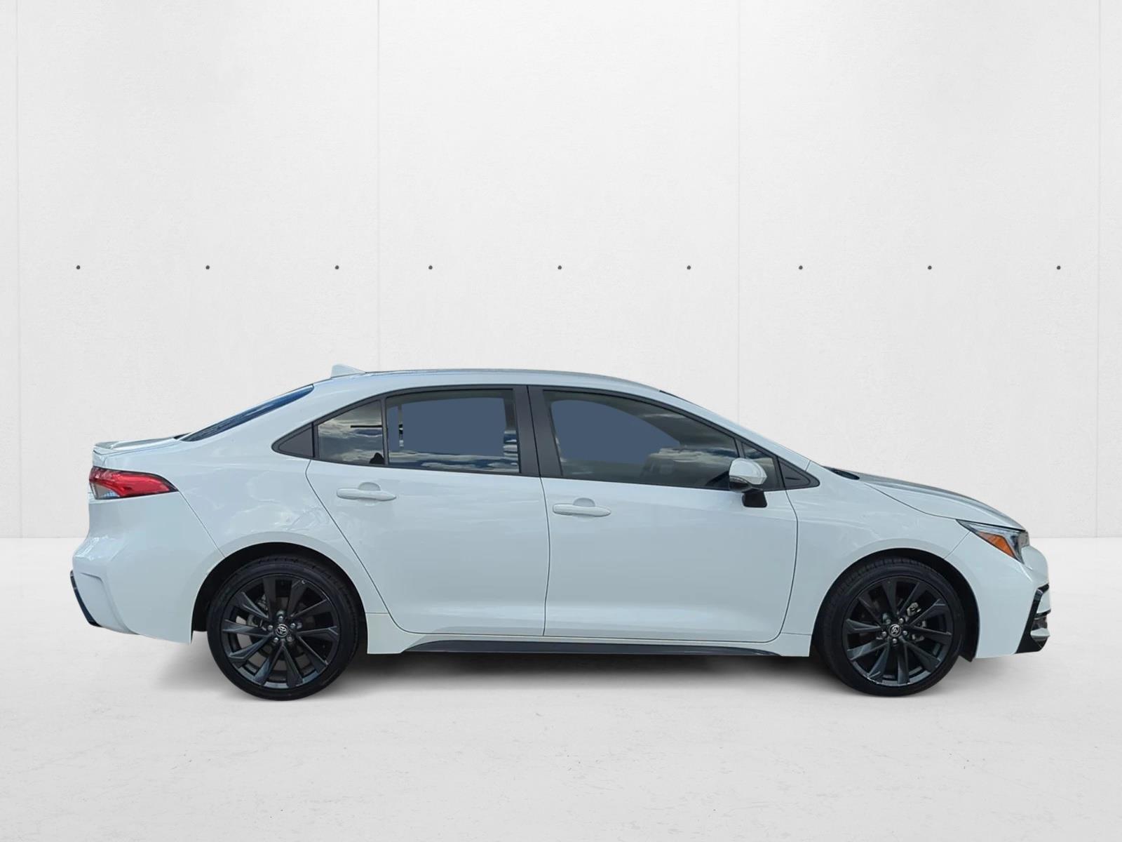 2023 Toyota Corolla SE photo 4