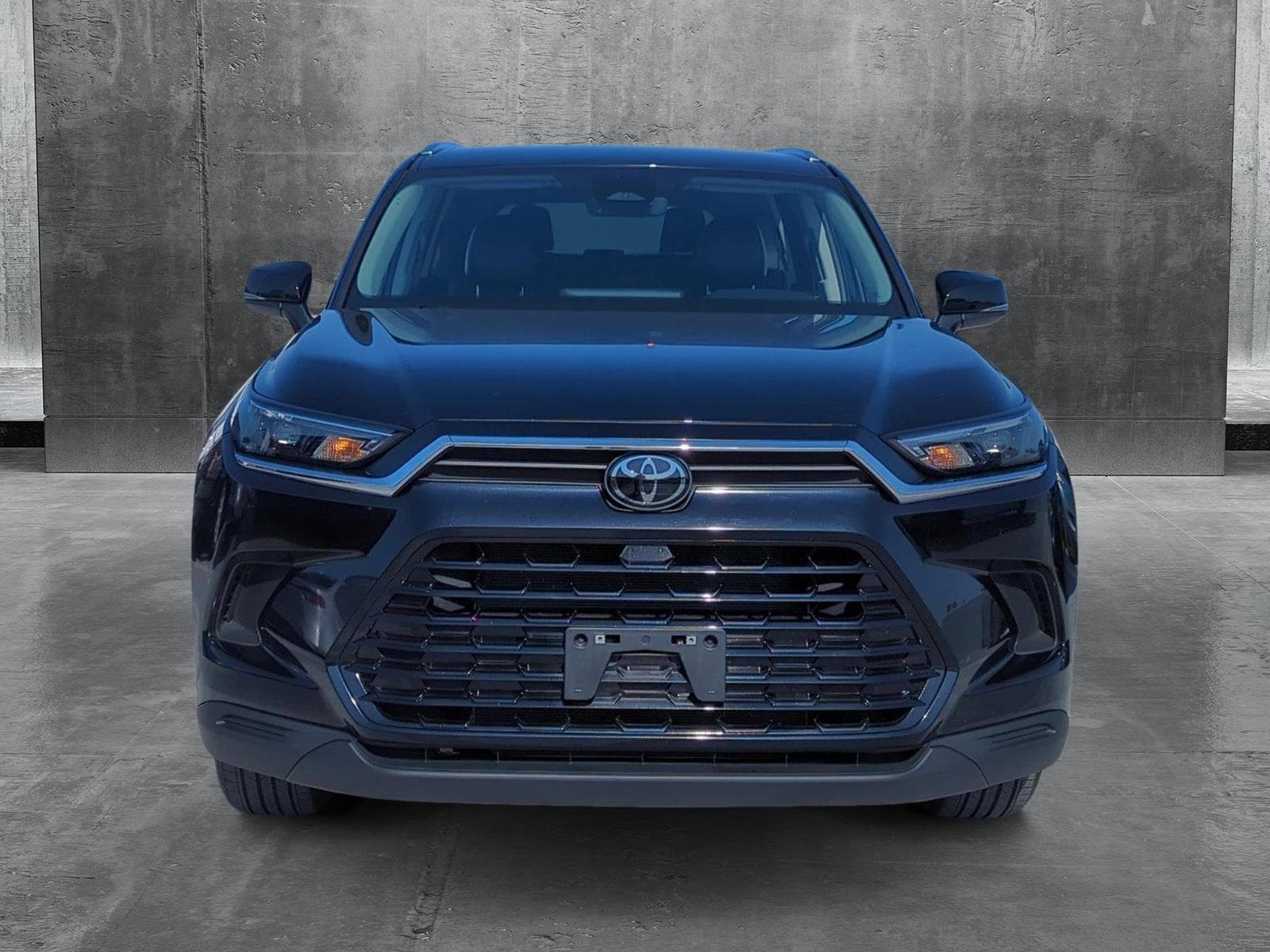 Used 2024 Toyota Grand Highlander XLE with VIN 5TDAAAB51RS048309 for sale in Fort Myers, FL