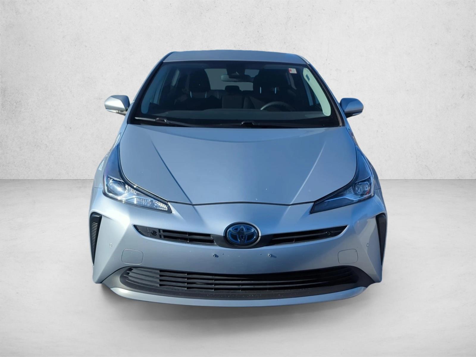 2021 Toyota Prius LE photo 2