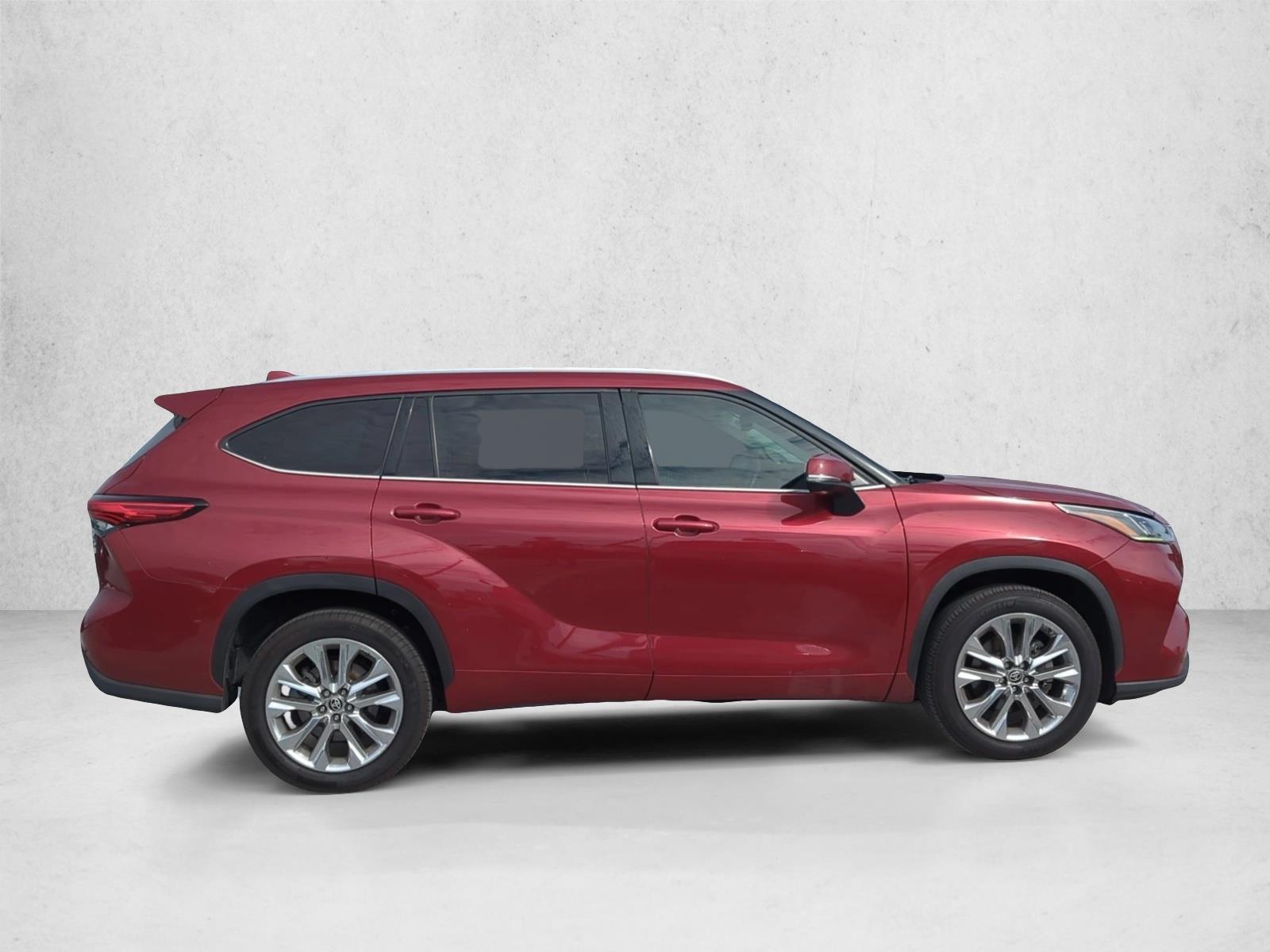 2023 Toyota Highlander Limited photo 4